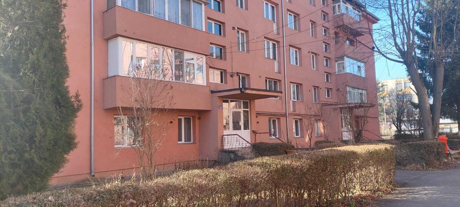 Apartament cu 2 camere semidecomandat în Petros