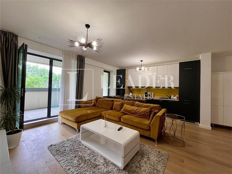 Apartament cu 3 camere semidecomandat, mobilat în Barbu Văcărescu