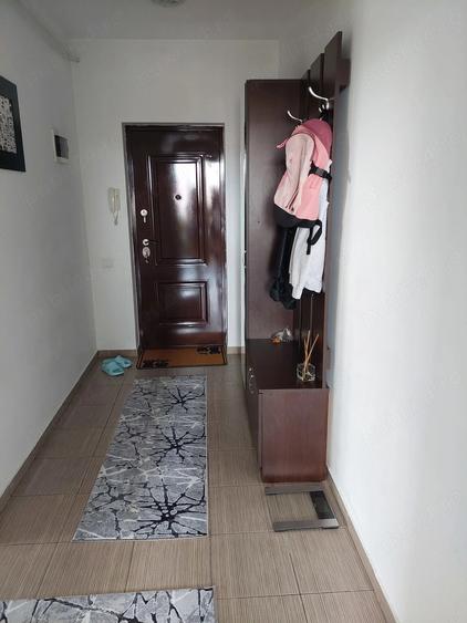 Apartament cu 2 camere decomandat în Roșu