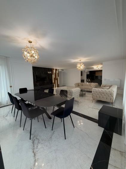 Apartament cu 5 camere decomandat în Pipera