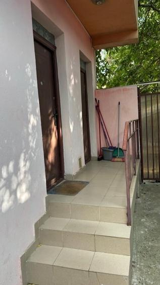 Apartament cu 3 camere decomandat, mobilat în Vitan