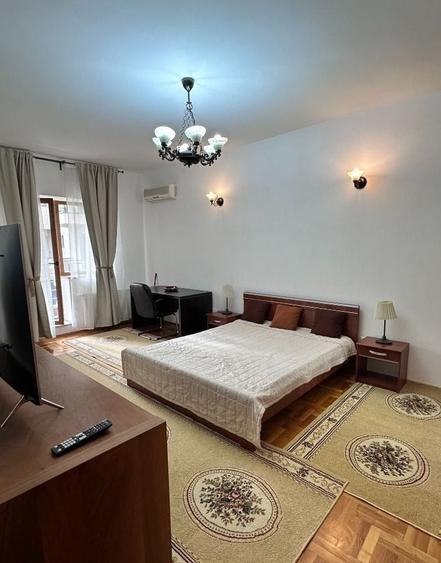 Apartament cu 3 camere semidecomandat, mobilat în Herăstrău
