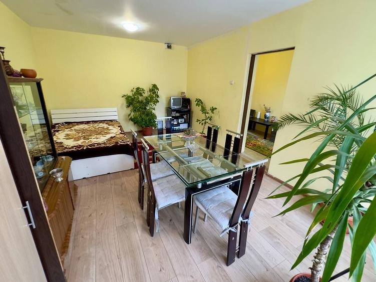 Casă individuală cu 3 camere cu Canalizare în Giulești