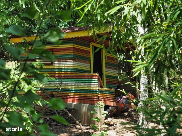 Casă cu 4 camere cu Teren 1798 Mp în Izvorani