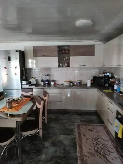 Casă cu 6 camere cu Teren 744 Mp în Vernești