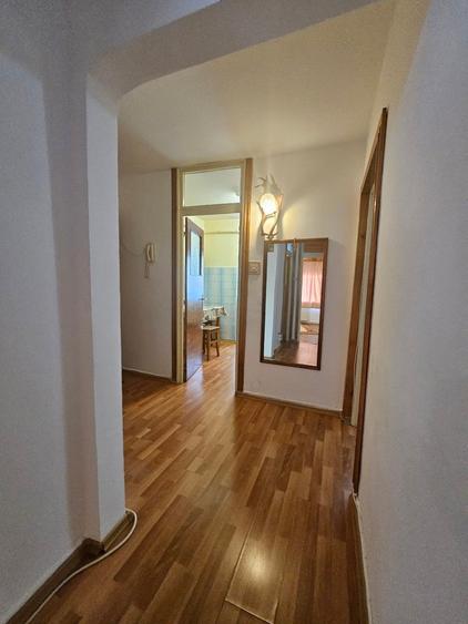 Apartament cu 3 camere decomandat, mobilat în Exercițiu