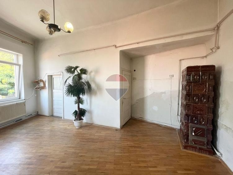 Casă individuală cu 3 camere cu Teren 140 Mp în Central