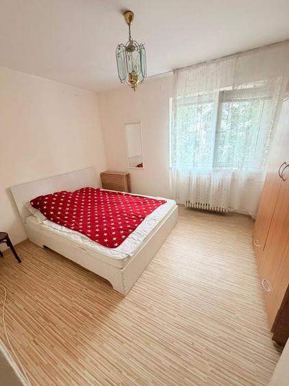 Apartament cu 3 camere semidecomandat în Cuza Vodă