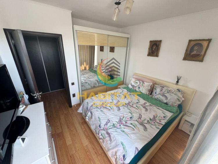 Apartament cu 3 camere semidecomandat, mobilat în Victoriei