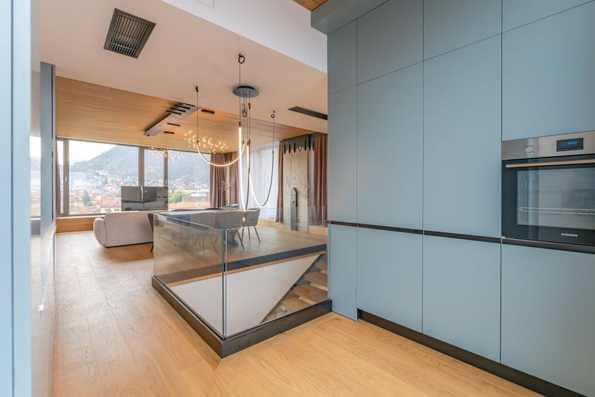 Apartament cu 3 camere decomandat, mobilat în Ultracentral