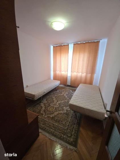 Apartament cu 3 camere decomandat în Burdea