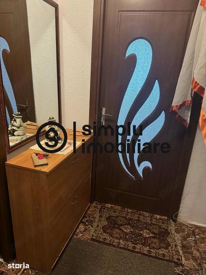 Apartament cu 3 camere decomandat în Rovine