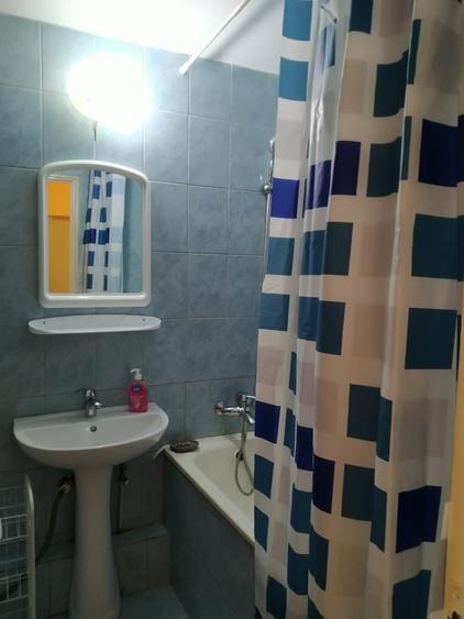 Garsonieră decomandată, mobilată în Vitan Mall