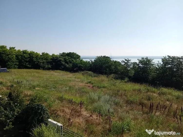 Apartament cu 2 camere semidecomandat în Costi