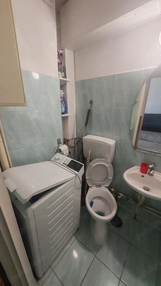 Garsonieră decomandată în Est