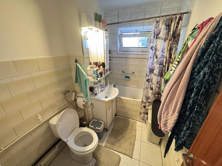 Apartament cu 3 camere decomandat, mobilat în Inel II