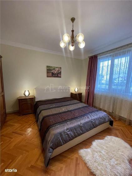 Apartament cu 4 camere decomandat în Deve