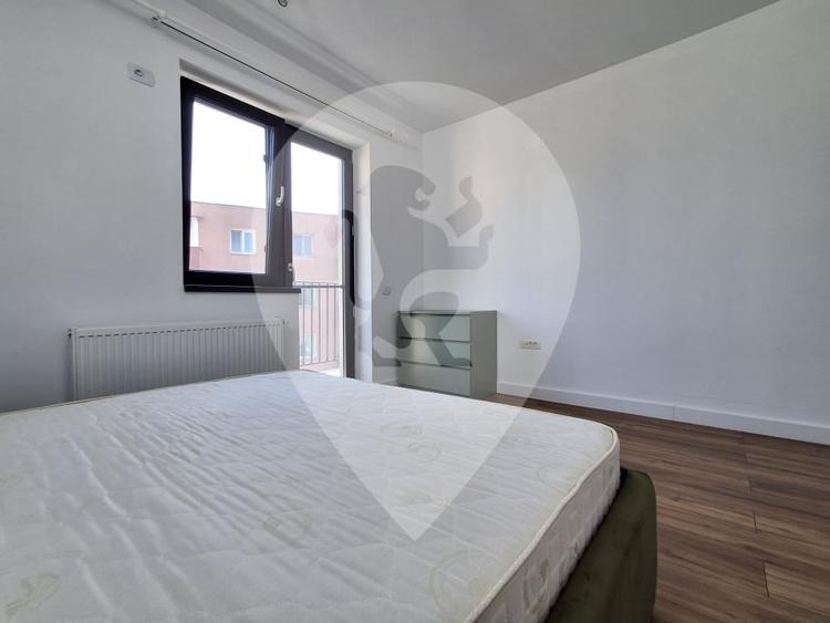 Apartament cu 3 camere decomandat în Florilor