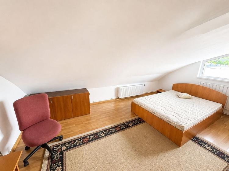 Apartament cu 4 camere decomandat, mobilat în Bună Ziua