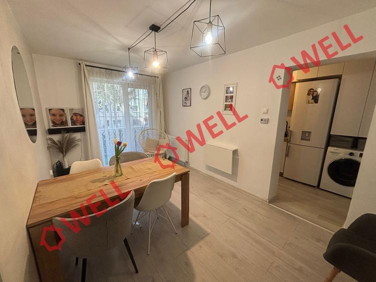 Apartament cu 3 camere semidecomandat în Ciucului