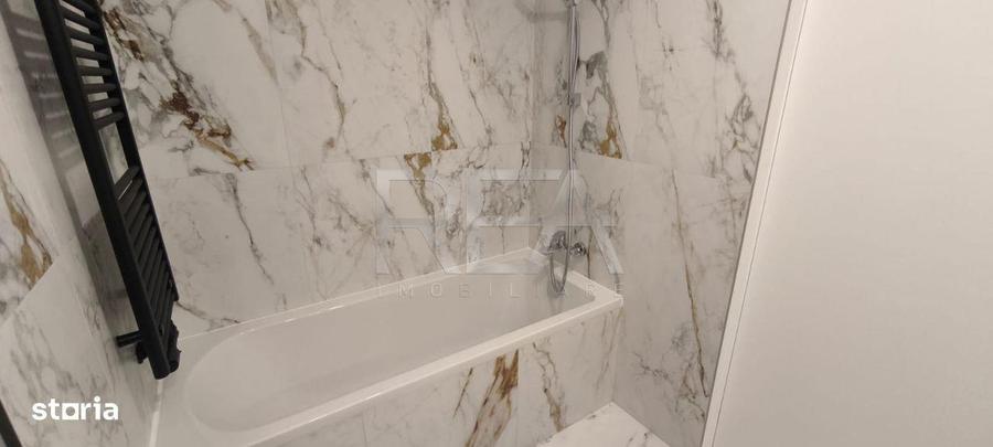 Apartament cu 3 camere semidecomandat, mobilat în Tei