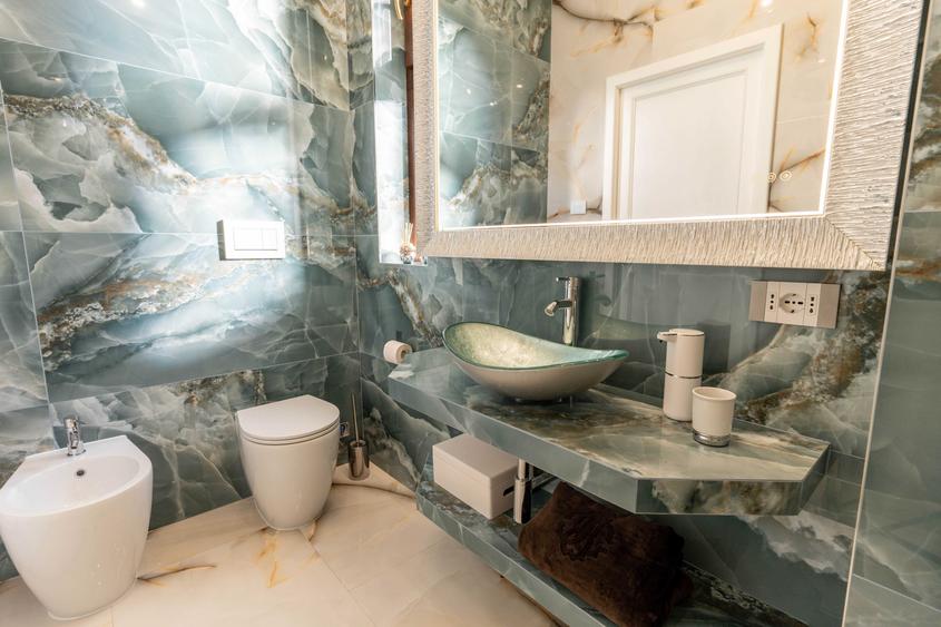 Apartament cu 4 camere decomandat în Ultracentral