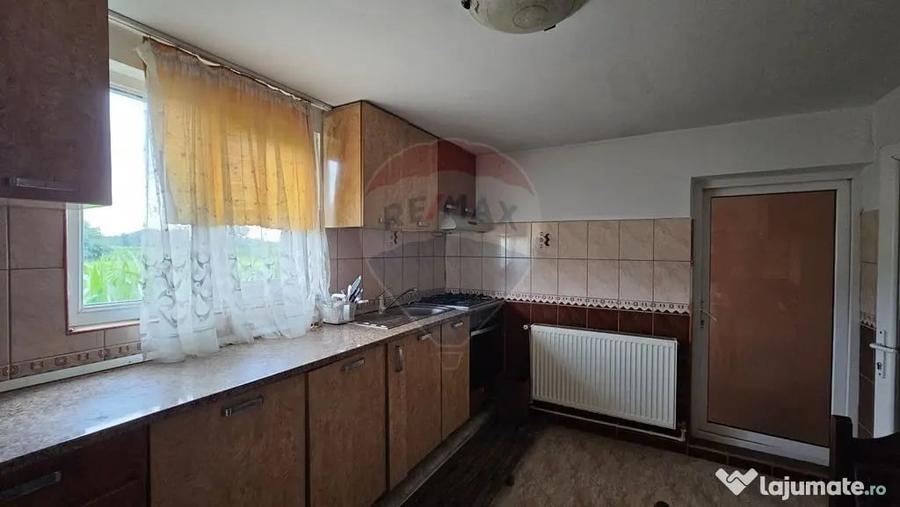 Casă cu 5 camere cu Teren 526 Mp în Chilișeni