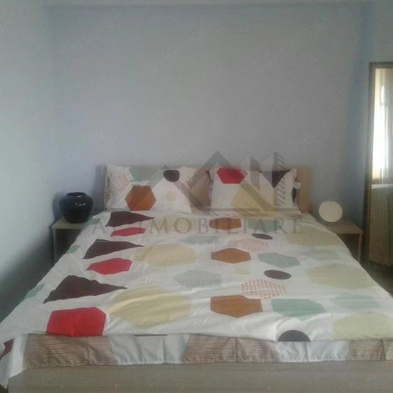 Apartament cu 3 camere decomandat în Filiași
