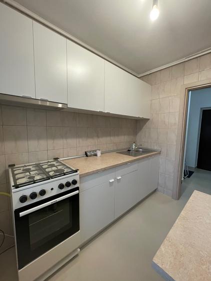 Apartament cu 2 camere semidecomandat, mobilat în Grivița