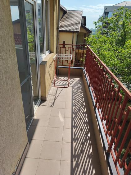 Apartament cu 2 camere semidecomandat în Olteniței