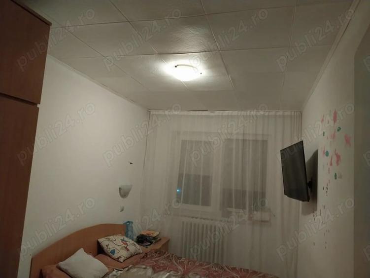 Apartament cu 3 camere semidecomandat în Central
