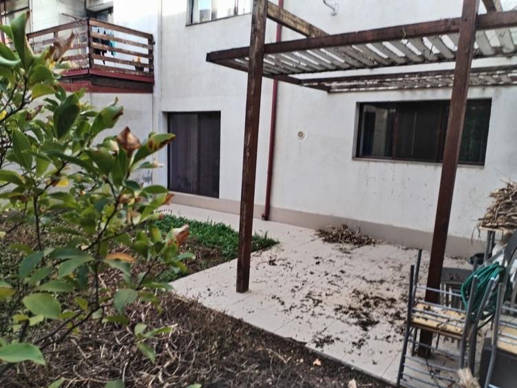 Apartament cu 3 camere decomandat în Clinceni