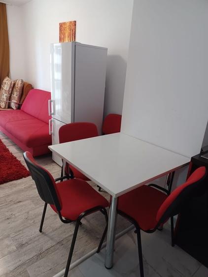 Apartament cu 2 camere decomandat în Exterior Vest
