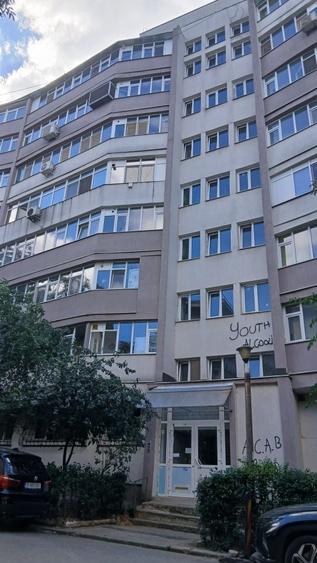 Apartament cu 2 camere semidecomandat în Giulești