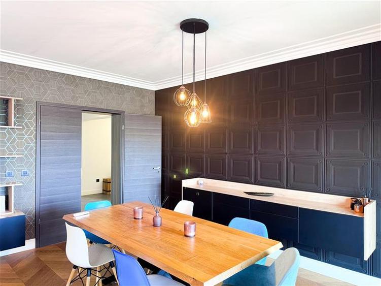 Apartament cu 4 camere decomandat în Tei
