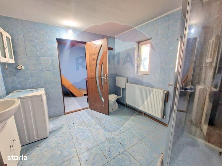 Casă cu 3 camere în Lupești