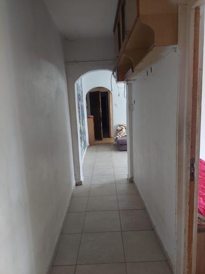 Apartament cu 4 camere semidecomandat în Drumul Taberei