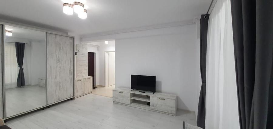 Apartament cu 2 camere decomandat în Roșu