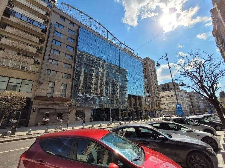 Birou, de 200 mp, în Victoriei