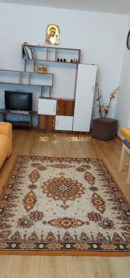 Apartament cu 2 camere semidecomandat, mobilat în Titan