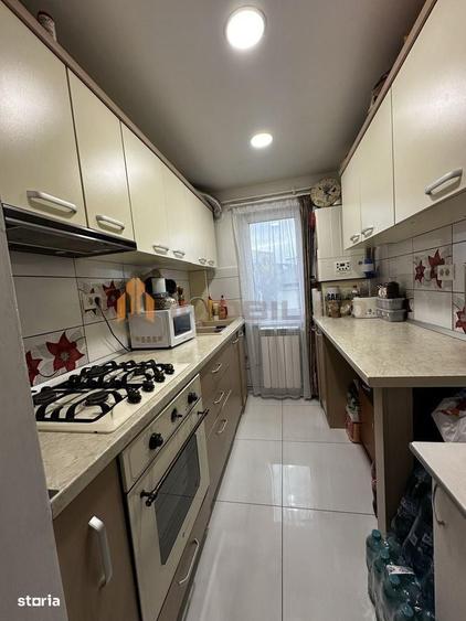 Apartament cu 3 camere semidecomandat în Alexandru cel Bun