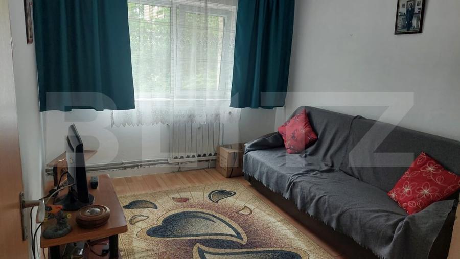 Apartament cu 4 camere decomandat, mobilat în Lipovei