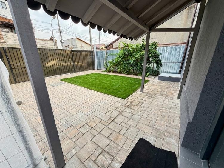 Duplex cu 3 camere cu Canalizare în Apărătorii Patriei