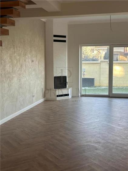 Duplex cu 4 camere cu Canalizare în Dumbrăvița