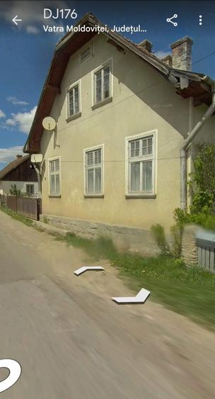 Casă cu 4 camere în Vatra Moldoviței