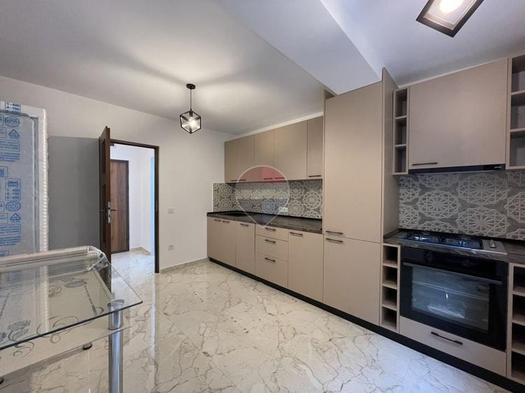Apartament cu 2 camere semidecomandat, mobilat în Olteniței