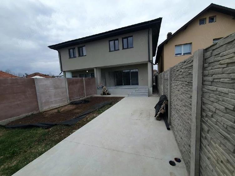 Casă cu Teren 217 Mp în Central
