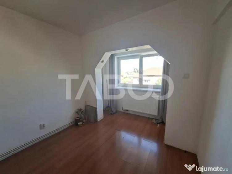 Apartament cu 2 camere decomandat în Ștrand