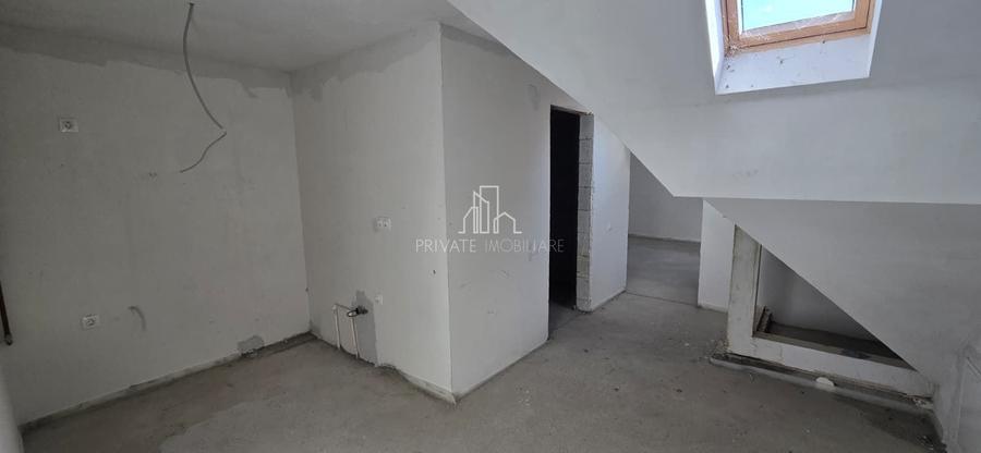 Apartament cu 4 camere decomandat în 7 Noiembrie