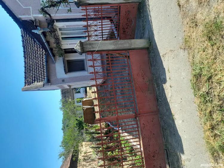 Casă cu 3 camere în Hurezu Mare